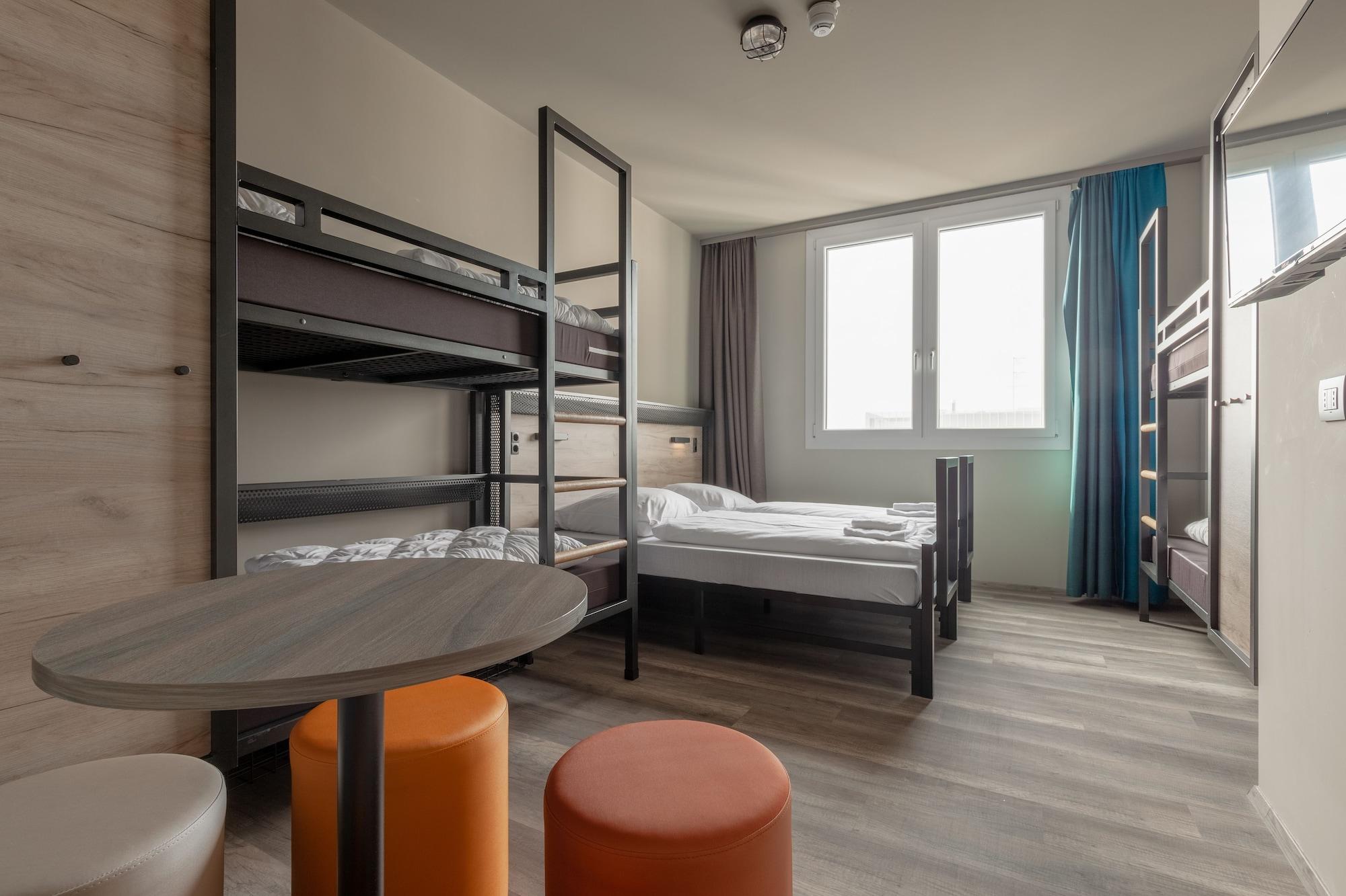 Hostel Ao Venezia 2 *